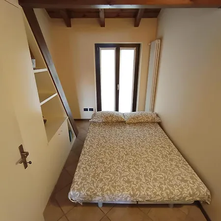 Miralago Apartment *